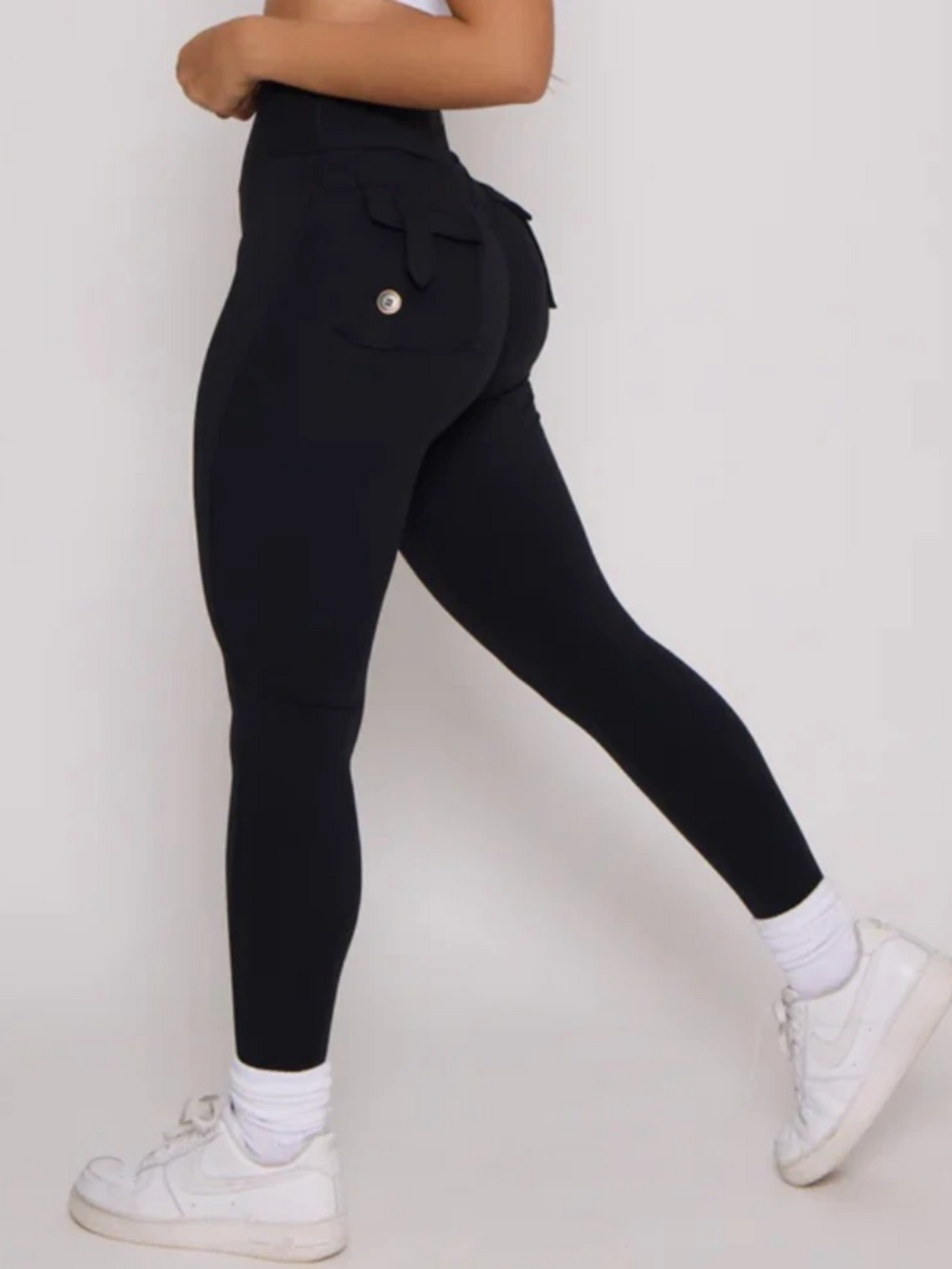 Calça Legging Modeladora Shaper com Bolsos e Empina Bumbum